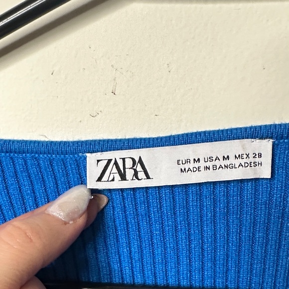 Zara Women's Blue Crop Sweater - Picture 2 of 6